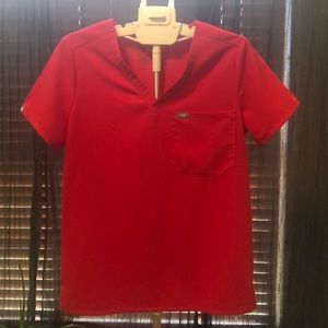 Figs small red scrub top